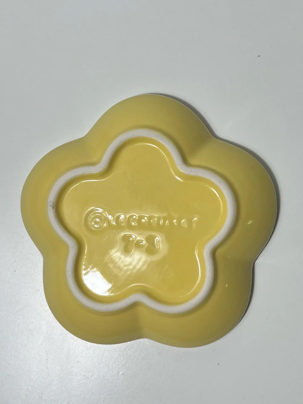 Le Creuset Stoneware Flower Petal Scalloped Trinket Dish Plate Tray